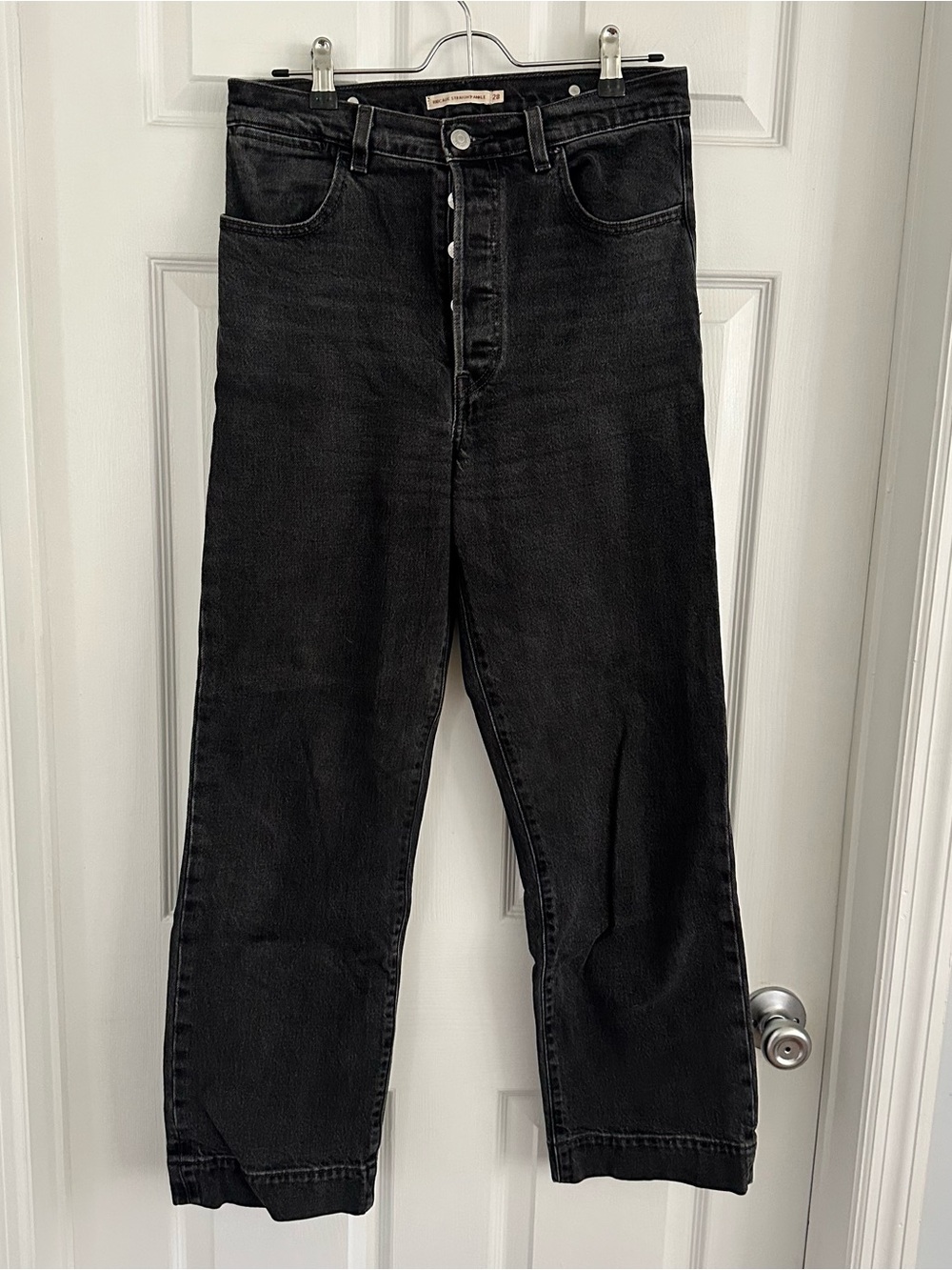 Levi's Ribcage Strqight Ankle Black High-Rise Wide-Leg Button-Fly Jeans- 28